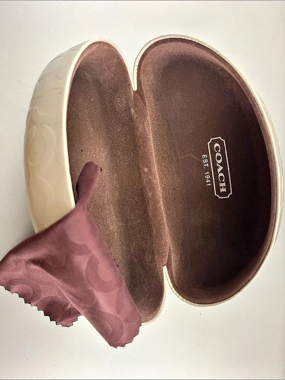 Coach Signature C Hard Clamshell Sunglasses Case Cream & Brown